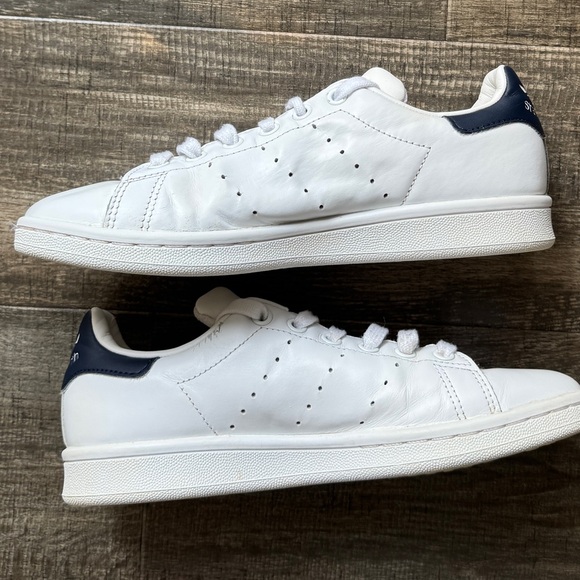 STAN SMITH SHOES Adidas White and Navy Sneakers 6 - Picture 2 of 5